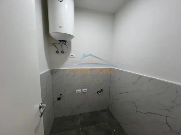 Tirane, shitet apartament 3+1+Ballkon Kati 4, 132 m² 200.000 € (Unaza e Re)