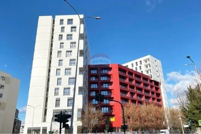 Tirane, shitet apartament 1+1 , 69 m² (Farmacia 10)