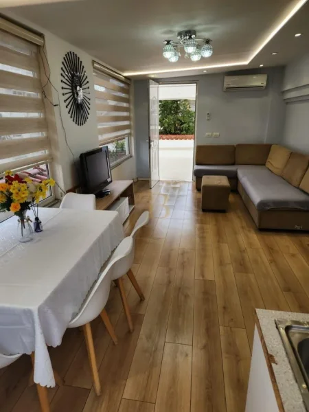 Tirane, jepet me qera apartament 2+1 Kati 3, 85 m² 400 € 