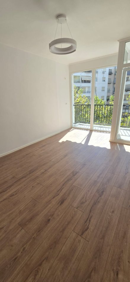 Tirane, shitet apartament 1+1 Kati 7, 54 m² 115.000 € (don bosko)