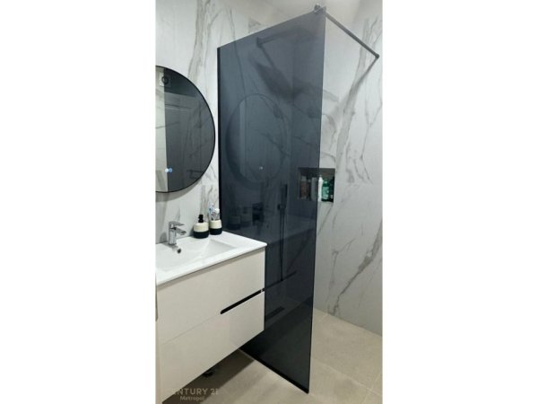 Tirane, jepet me qera apartament 2+1 Kati 5, 85 m² 900 € (Rruga e Elbasanit)