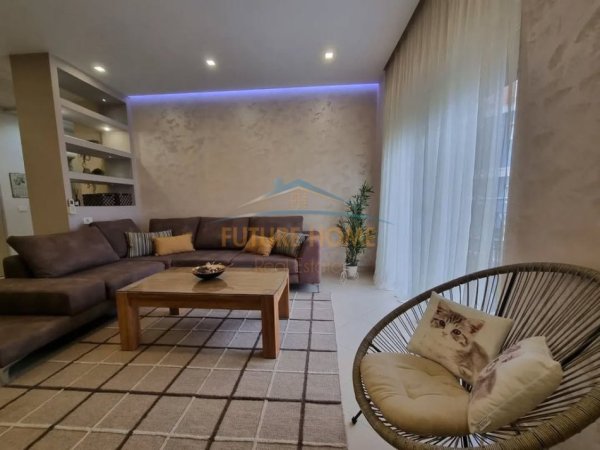 Tirane, jap me qera apartament 2+1+Ballkon , 80 m² 900 € (KOPSHTI ZOOLOGJIK)