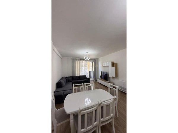 Tirane, jepet me qera apartament 2+1 Kati 2, 106 m² 500 € (Vila L)