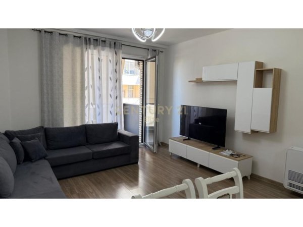 Tirane, jepet me qera apartament 2+1 Kati 2, 106 m² 500 € (Vila L)