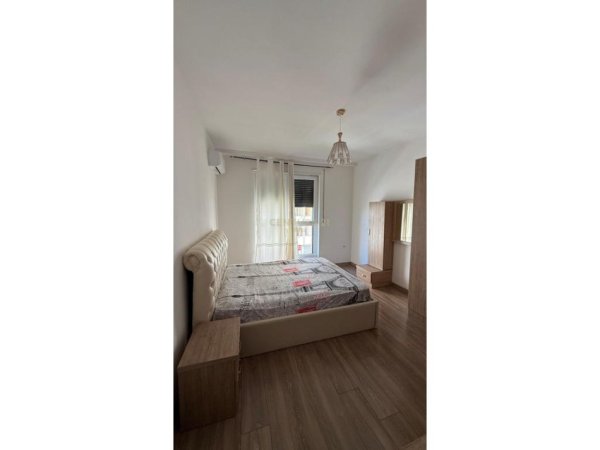 Tirane, jepet me qera apartament 2+1 Kati 2, 106 m² 500 € (Vila L)