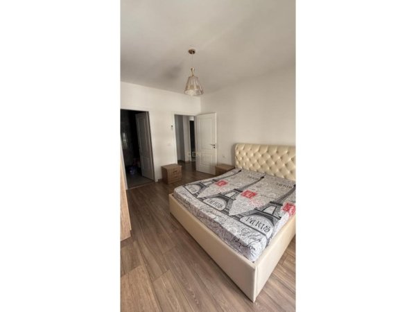 Tirane, jepet me qera apartament 2+1 Kati 2, 106 m² 500 € (Vila L)