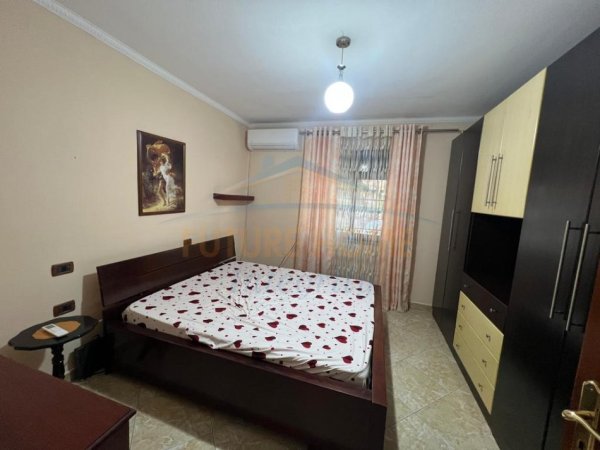 Tirane, jap me qera apartament 2+1+Ballkon Kati 1, 87 m² 500 € (LAPRAKE)