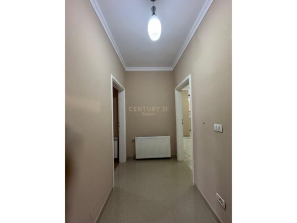 Tirane, jepet me qera apartament 2+1 Kati 3, 105 m² 550 € (5 Maji)