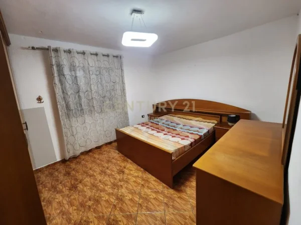 Tirane, jepet me qera apartament Kati 5, 89 m² 390 € (Ura e Institutit)