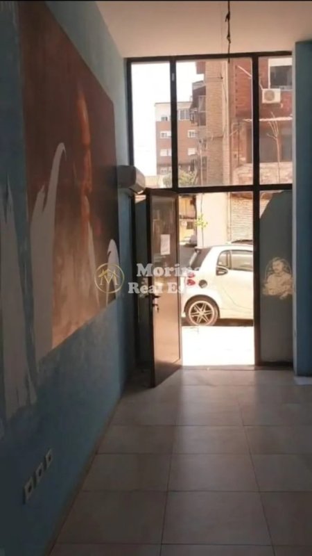 Tirane, jepet me qera ambjent biznesi Kati 0, 25 m² 420 € (Ish Parku Autobusave)