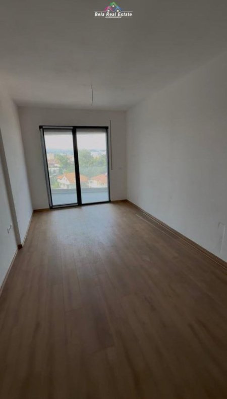 Tirane, jepet me qera zyre Kati 4, 70 m² 450 € (don bosko)