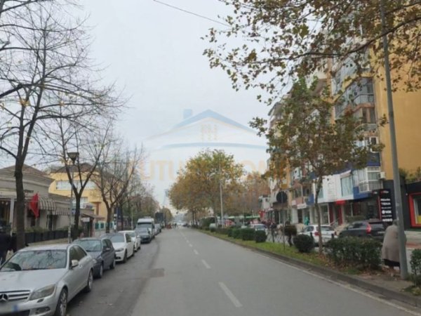 Tirane, shitet apartament 2+1+Ballkon Kati 2, 74 m² 165.000 € (Vasil Shanto)