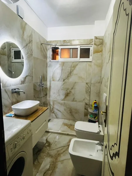 Tirane, jepet me qera apartament 2+1 Kati 5, 75 m² 500 € (restorant durresi)