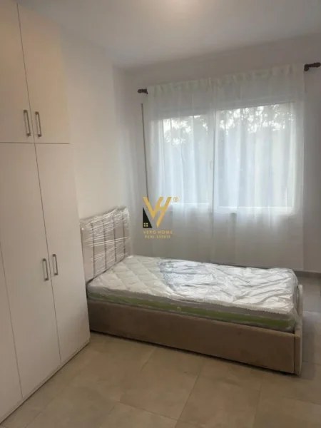 Tirane, jepet me qera apartament 2+1+Ballkon Kati 2, 85 m² 500 € (SPITALI AMERIKAN 3)