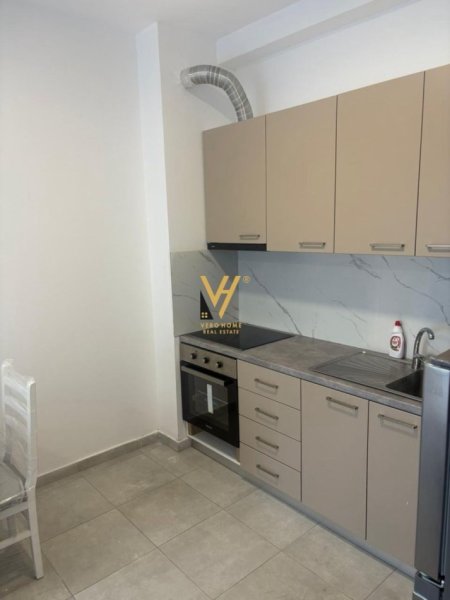 Tirane, jepet me qera apartament 2+1+Ballkon Kati 2, 85 m² 500 € (SPITALI AMERIKAN 3)