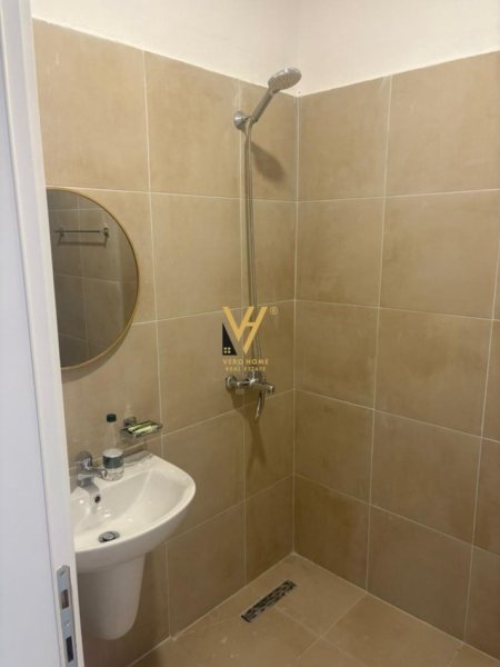 Tirane, jepet me qera apartament 2+1+Ballkon Kati 2, 85 m² 500 € (SPITALI AMERIKAN 3)