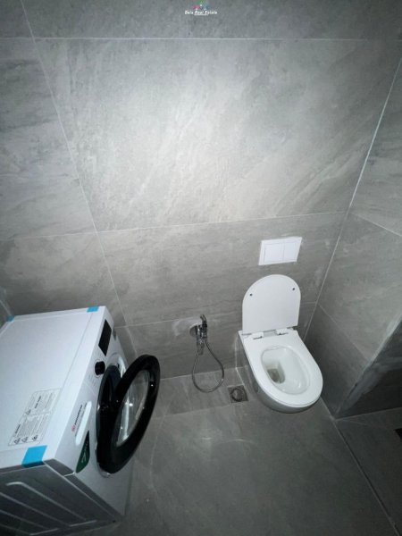 Tirane, jepet me qera apartament 1+1+Ballkon Kati 4, 70 m² 700 € (mine peza)