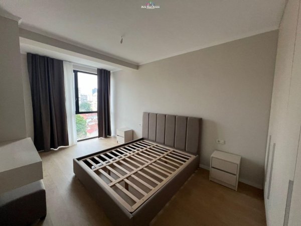 Tirane, jepet me qera apartament 1+1+Ballkon Kati 4, 70 m² 700 € (mine peza)