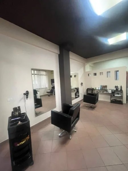 Tirane, jepet me qera dyqan Kati 2, 44 m² 600 € (rruga e elbasanit) MLS # 530581008-36