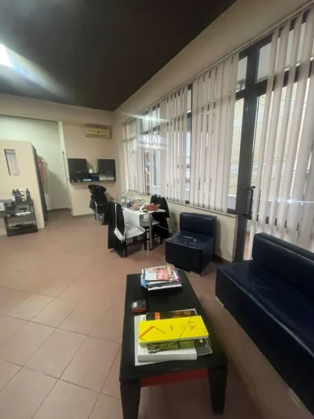 Tirane, jepet me qera dyqan Kati 2, 44 m² 600 € (rruga e elbasanit) MLS # 530581008-36