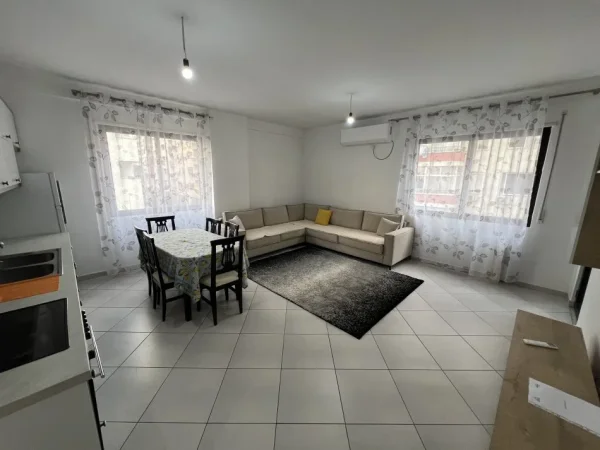 Tirane, jepet me qera apartament 2+1+Ballkon Kati 2, 130 m² 650 € (Astir, prane Ozone)