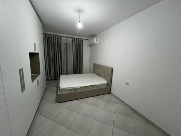Tirane, jepet me qera apartament 2+1+Ballkon Kati 2, 130 m² 650 € (Astir, prane Ozone)