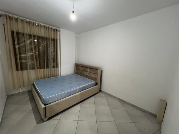 Tirane, jepet me qera apartament 2+1+Ballkon Kati 2, 130 m² 650 € (Astir, prane Ozone)
