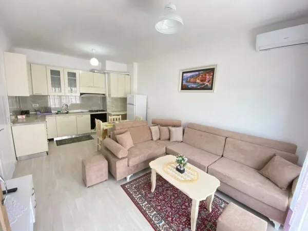 Tirane, jepet me qera apartament 2+1 Kati 5, 600 € 