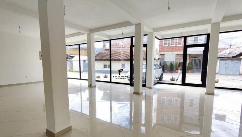 Tirane, jepet me qera zyre Kati 2, 466 m² 3.800 € (KINOSTUDIO)