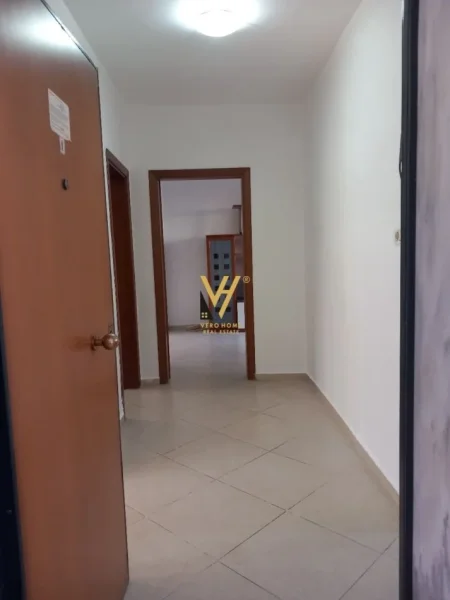 Tirane, jepet me qera apartament 2+1+Ballkon Kati 2, 90 m² 600 € (RRUGA QEMAL STAFA)