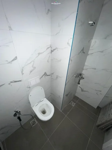 Tirane, jepet me qera apartament 1+1+Ballkon Kati 3, 70 m² 700 € (mine peza)