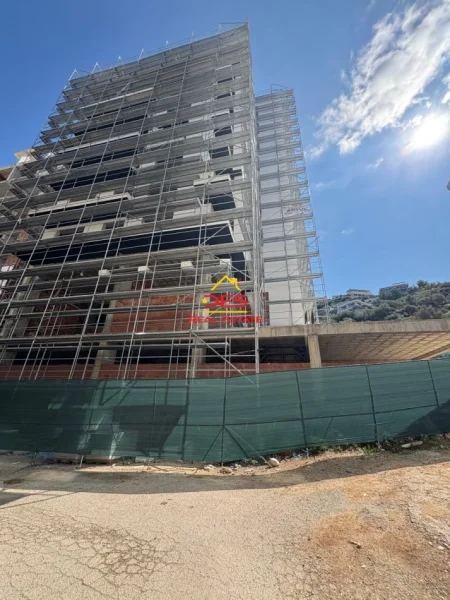 Vlore, shitet apartament 2+1+Ballkon Kati 1, 120 m² (Rruga Aleksandër Moisu)