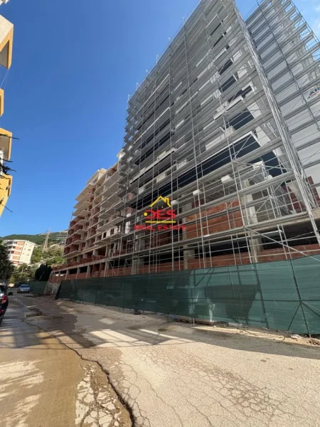 Vlore, shitet apartament 2+1+Ballkon Kati 1, 120 m² (Rruga Aleksandër Moisu)
