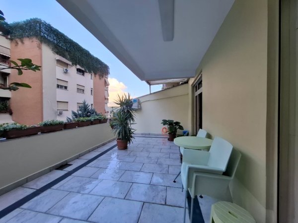 Tirane, jepet me qera apartament 1+1+Ballkon Kati 3, 71 m² 650 € (Kopshti Zoologjik)