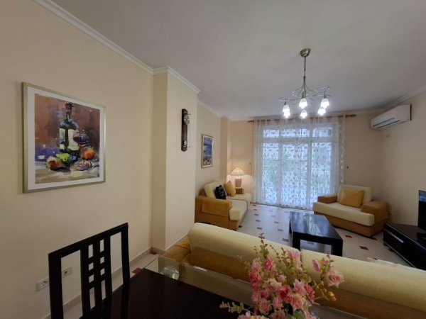 Tirane, jepet me qera apartament 1+1+Ballkon Kati 3, 71 m² 650 € (Kopshti Zoologjik)