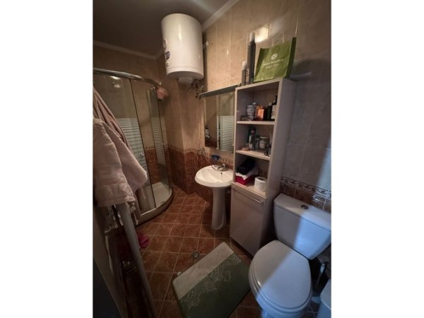 Tirane, shitet apartament 3+1 Kati 5, 105 m² 180.000 € (Ali Dem)