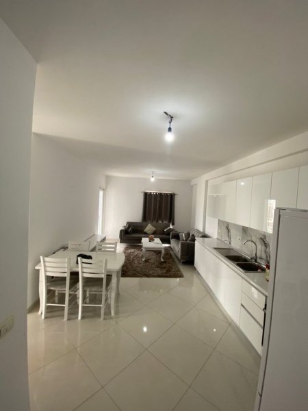 Tirane, jepet me qera apartament 2+1 Kati 7, 96 m² 500 € (Univers City)