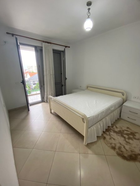 Jepet Super Apartament  2+1 me Qera pranë QTU, 370 €uro