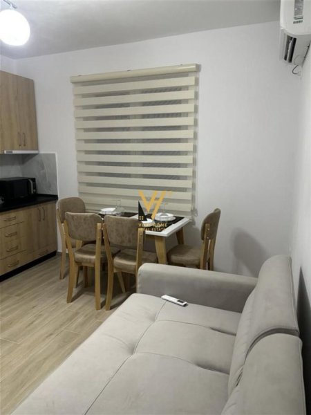 Tirane, jepet me qera apartament 1+1+Ballkon Kati 1, 65 m² 520 € (ISH TREGU ELEKTRIK)