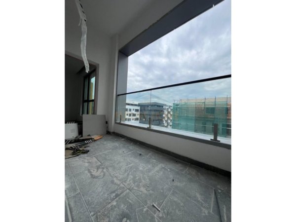 Tirane, shitet apartament 1+1 Kati 9, 78 m² 210.500 € (Rruga e Kavajes , Square 21)