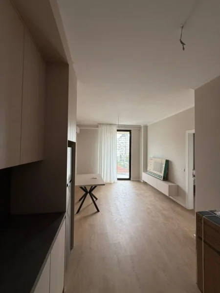Tirane, jepet me qera apartament 1+1 Kati 3, 70 m² 700 € (Mine Peza)