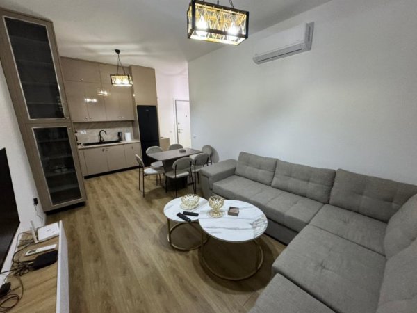 Tirane, jepet me qera apartament 1+1 Kati 1, 400 € 