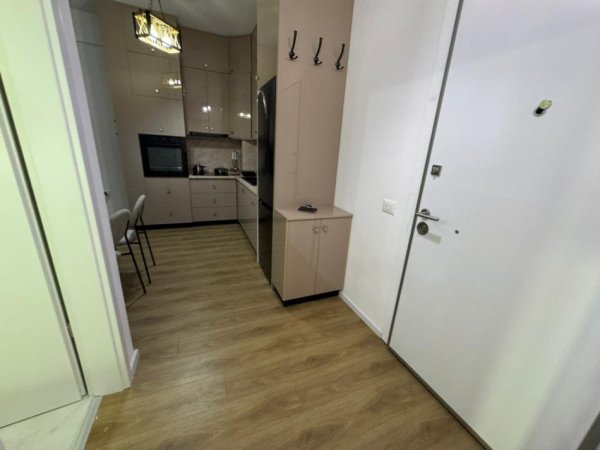 Tirane, jepet me qera apartament 1+1 Kati 1, 400 € 