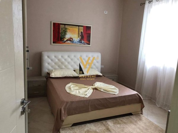 Tirane, jepet me qera apartament 1+1+Ballkon Kati 1, 56 m² 370 € (FRESK)
