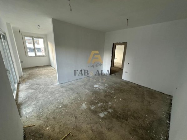 Tirane, shitet apartament 2+1 Kati 4, 119 m² 145.000 € (Shkoze)