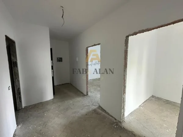Tirane, shitet apartament 2+1 Kati 4, 119 m² 145.000 € (Shkoze)