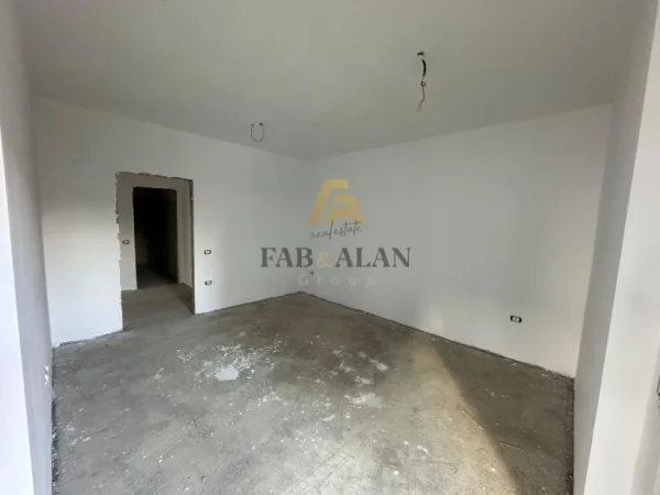 Tirane, shitet apartament 2+1 Kati 4, 119 m² 145.000 € (Shkoze)