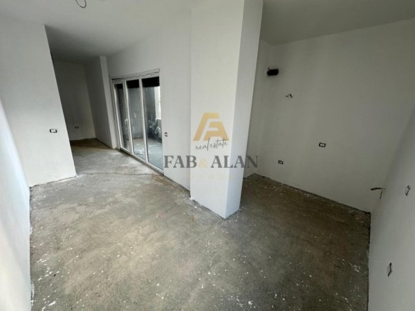 Tirane, shitet apartament 2+1 Kati 4, 119 m² 145.000 € (Shkoze)