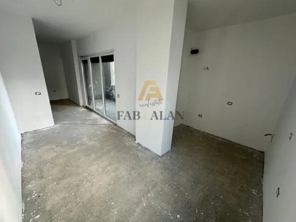 Tirane, shitet apartament 2+1 Kati 4, 119 m² 145.000 € (Shkoze)