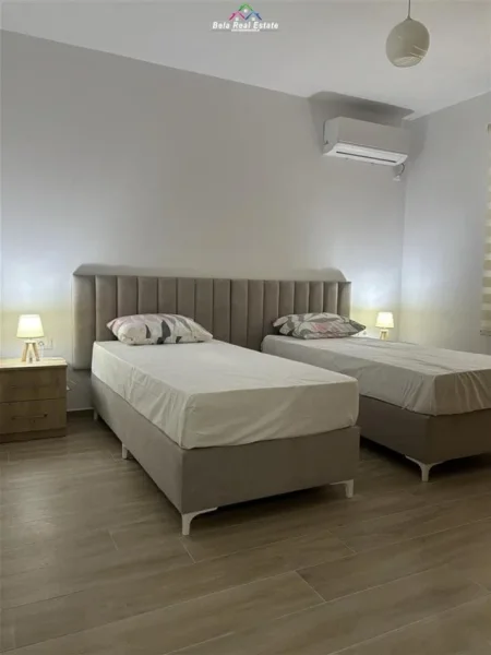 Tirane, jepet me qera Vile 1+1+Ballkon Kati 1, 65 m² 450 € (todi shkurti)